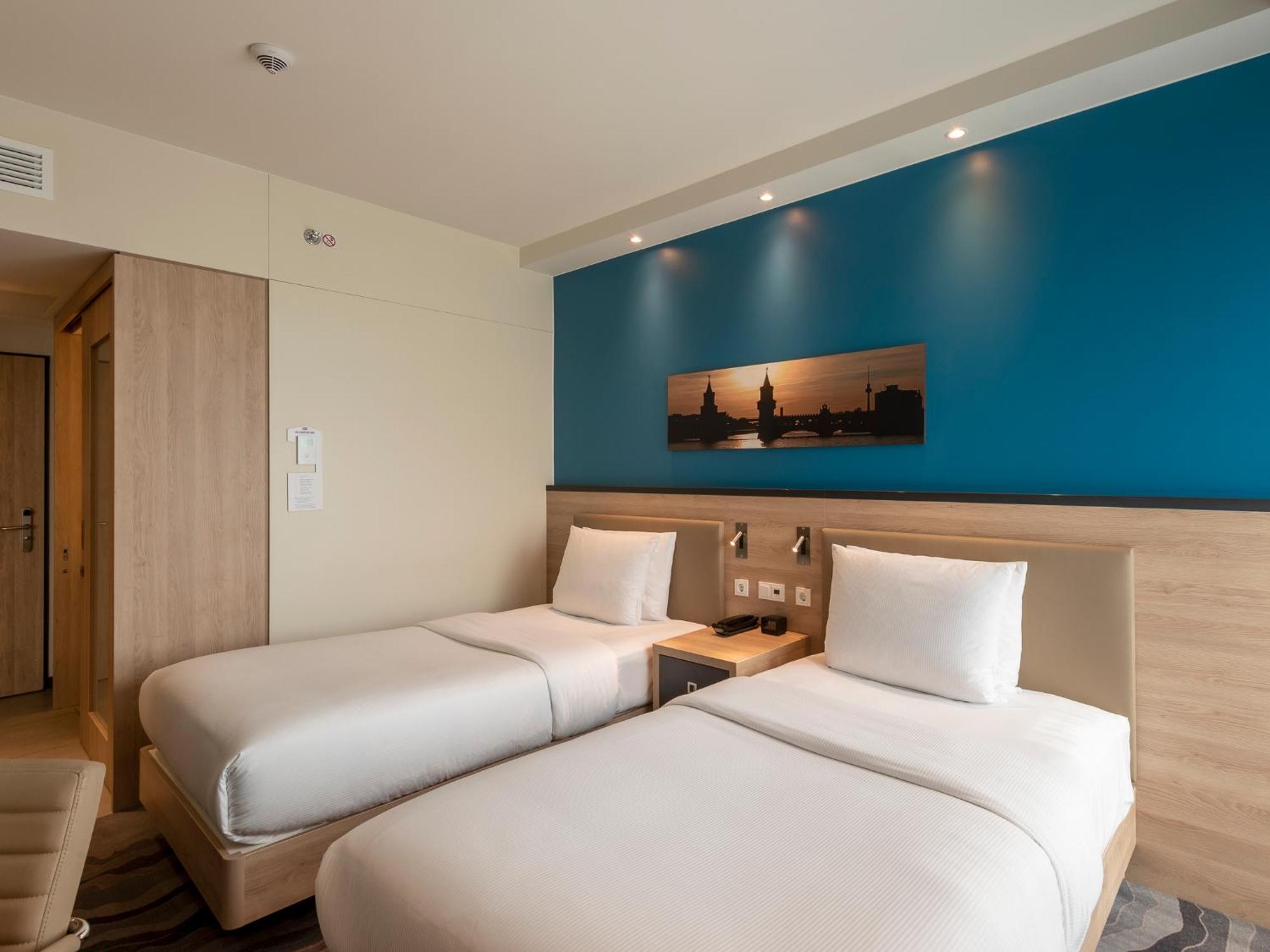 Hampton By Hilton Berlin City Centre Alexanderplatz — Fotos 3